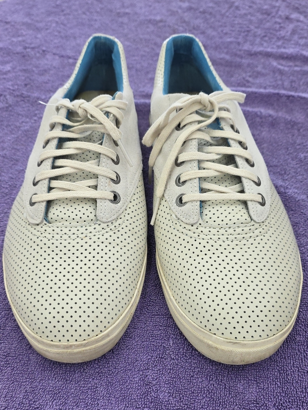 Travis Mathew SeeVee Men's Casual Perforated Lace-Up Sneakers Cream/Blue Accent